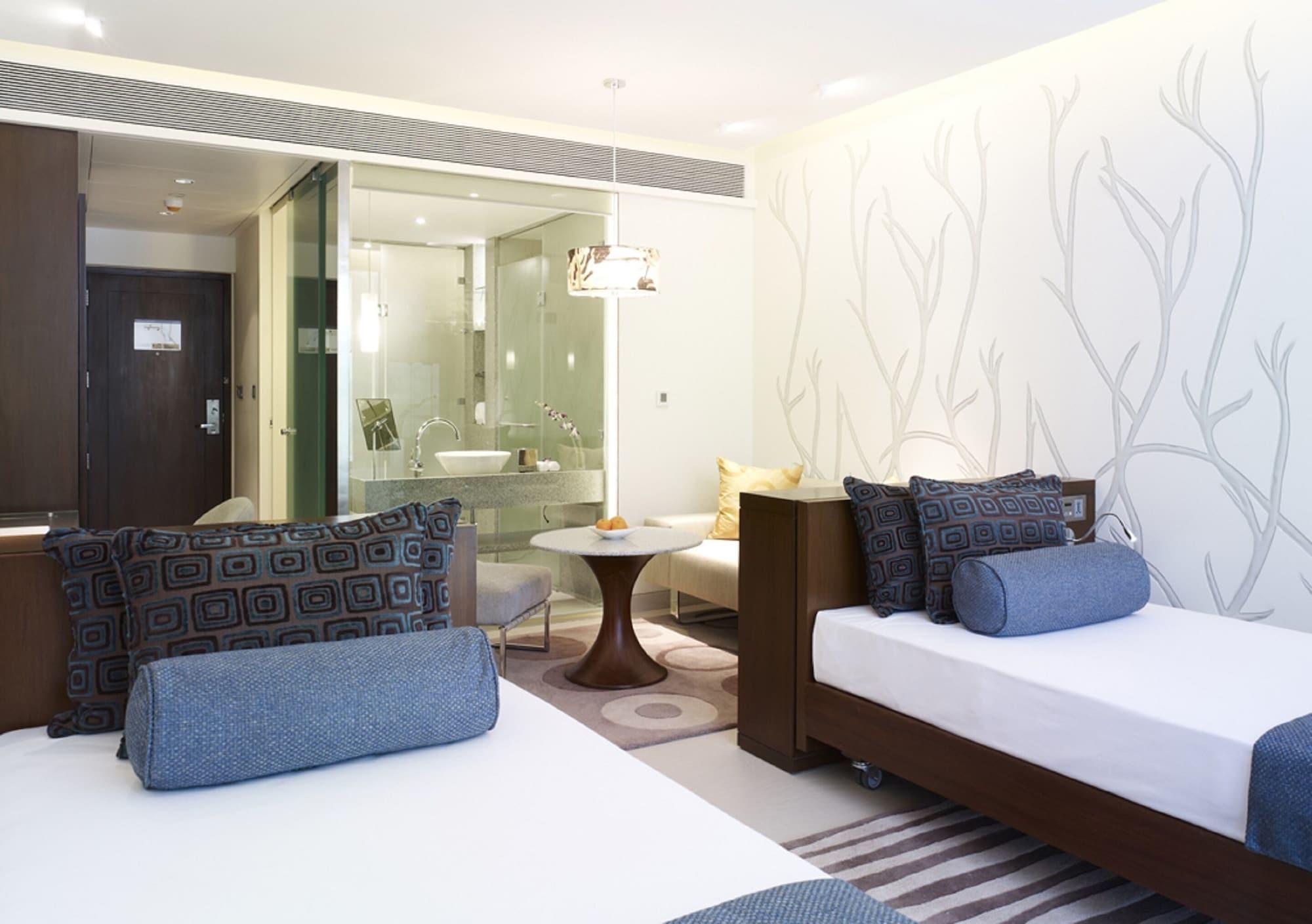 Taj Yeshwantpur Bengaluru Hotel Exterior photo A room at the Park