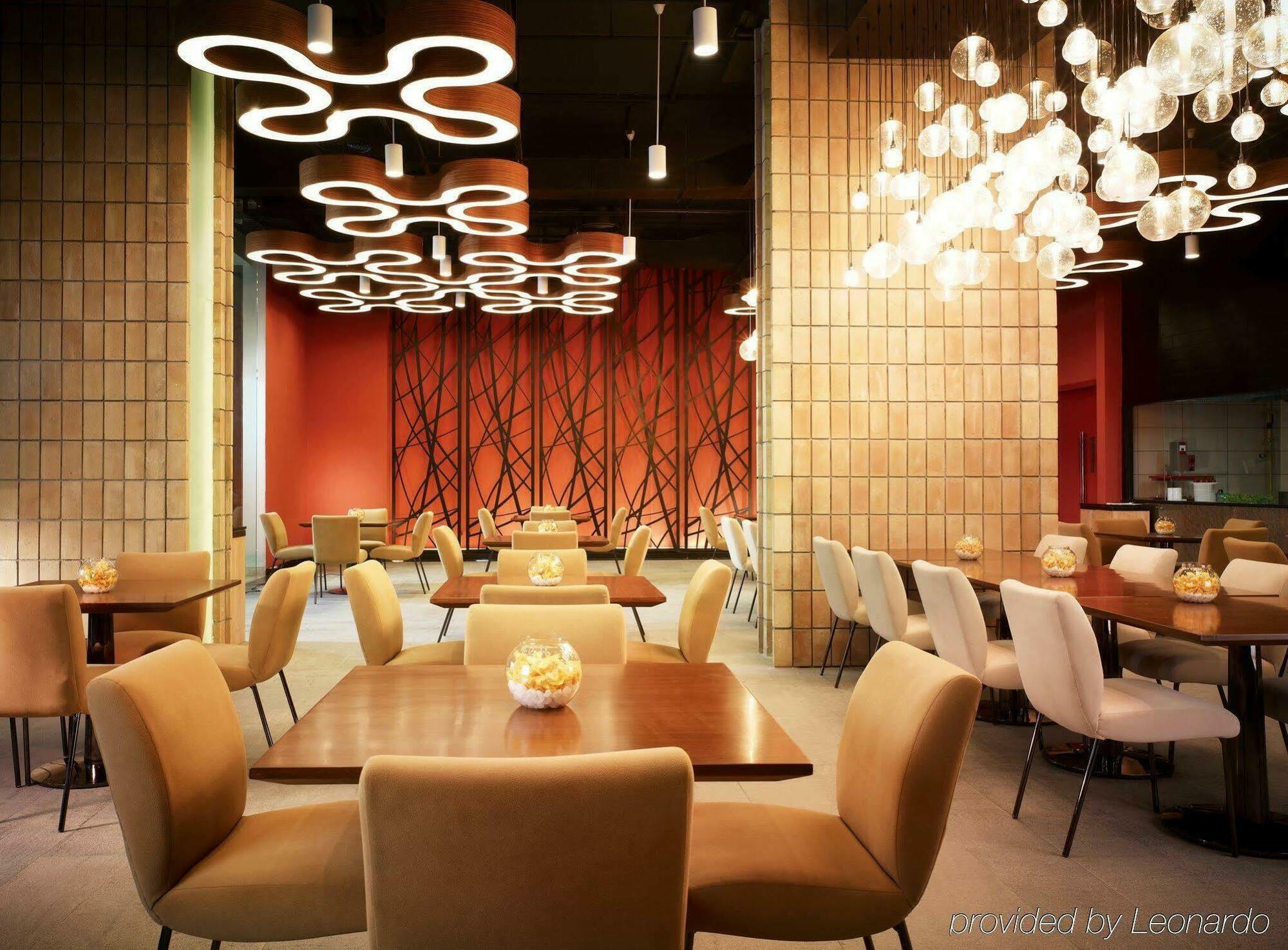 Taj Yeshwantpur Bengaluru Hotel Restaurant photo Interior of the restaurant